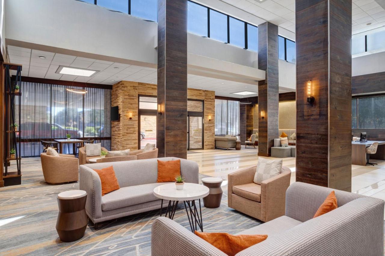 Houston Marriott North Hotel Екстериор снимка