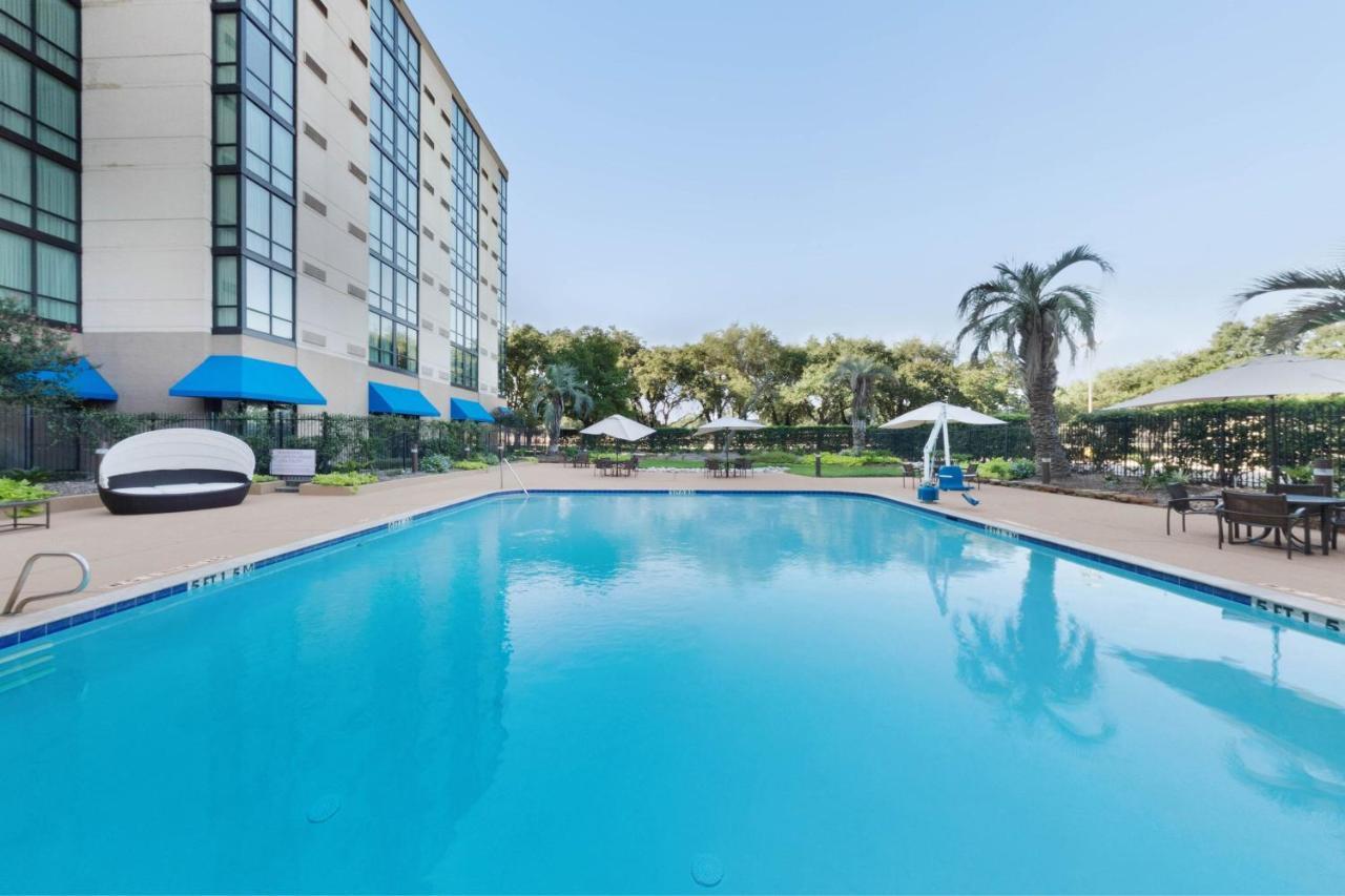 Houston Marriott North Hotel Екстериор снимка