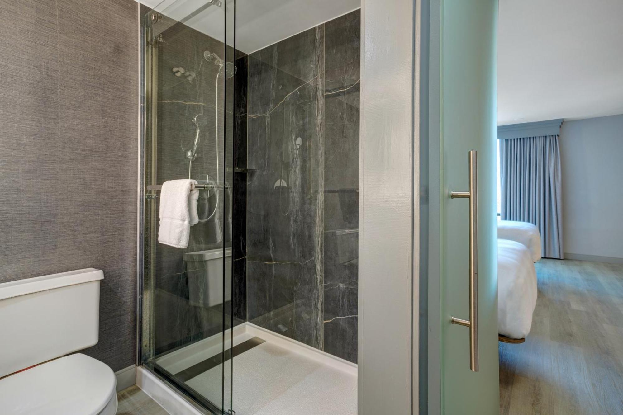 Houston Marriott North Hotel Екстериор снимка