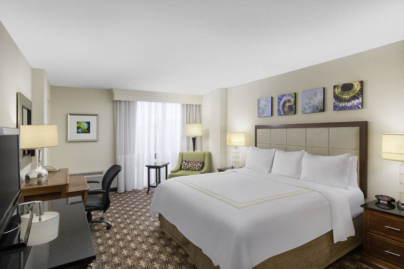 Houston Marriott North Hotel Екстериор снимка